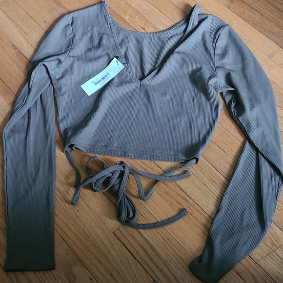 NWT the Drop cropped top, sz medium - Picture 4 of 4